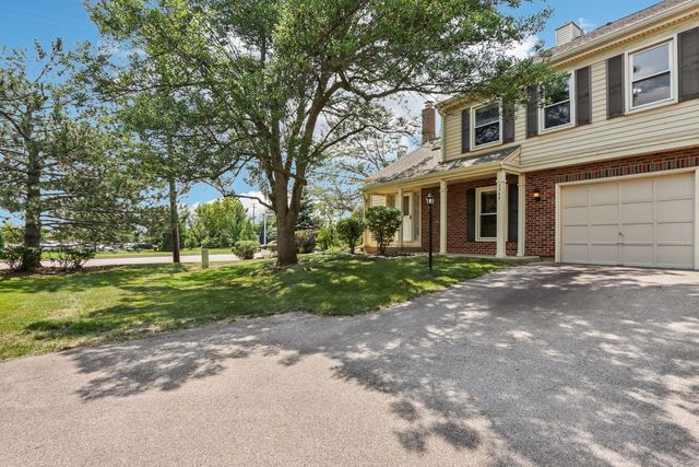 2547 College Hill Circle 404, Schaumburg, IL 60173