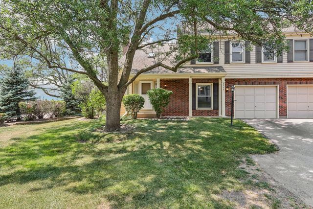 2547 College Hill Circle 404, Schaumburg, IL 60173