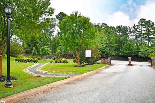 47 Hillsborough Drive, Anderson, SC 29621