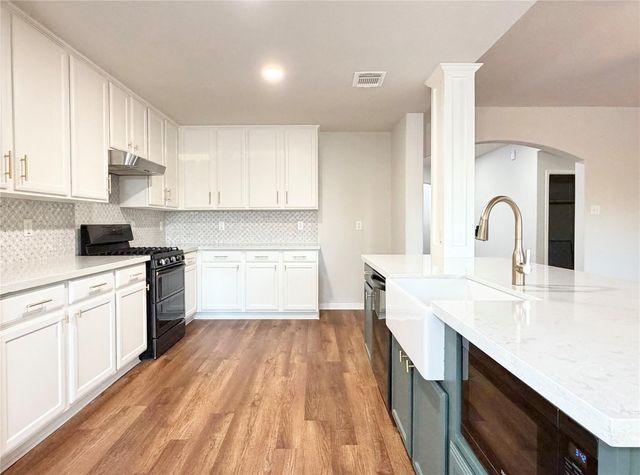 2214 Stoney Brook Drive, Deer Park, TX 77536