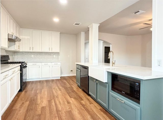 2214 Stoney Brook Drive, Deer Park, TX 77536