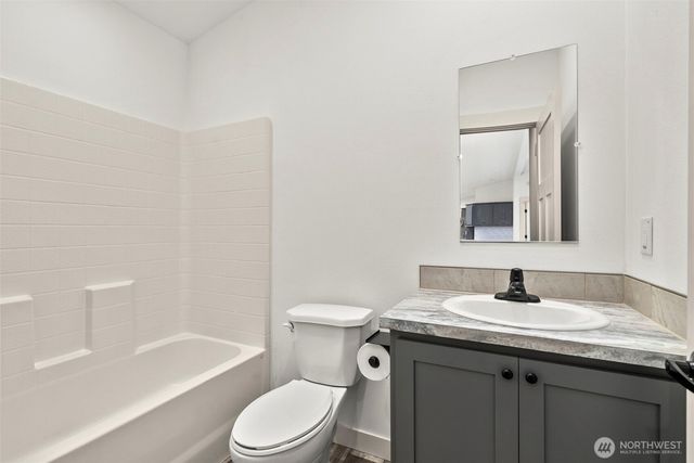 3320 Meadowbrook Lane SE, Lacey, WA 98503