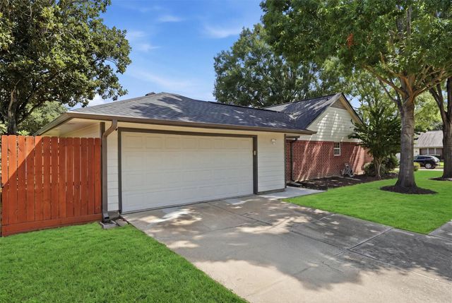 3734 Sweetbriar Drive, Pasadena, TX 77505