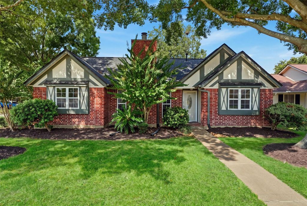 3734 Sweetbriar Drive, Pasadena, TX 77505