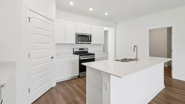 6290 Redwood Trail, Wonder Lake, IL 60097