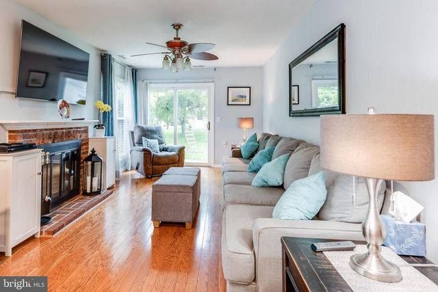 37 STRATFORD RD, Southampton, NJ 08088