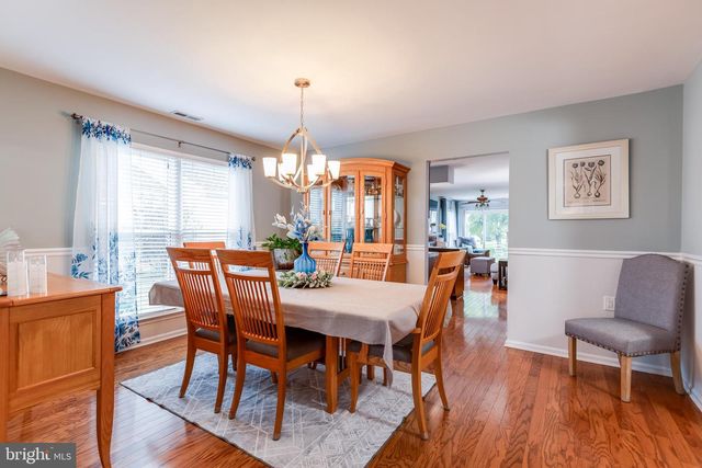37 STRATFORD RD, Southampton, NJ 08088