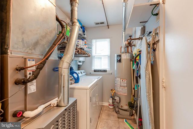 37 STRATFORD RD, Southampton, NJ 08088