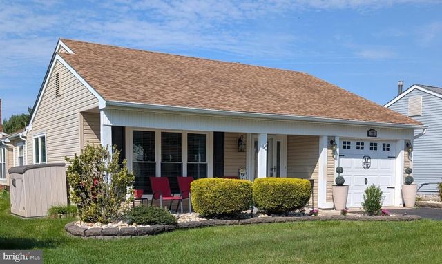 37 STRATFORD RD, Southampton, NJ 08088