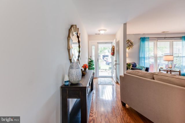 37 STRATFORD RD, Southampton, NJ 08088