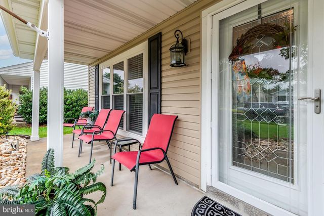 37 STRATFORD RD, Southampton, NJ 08088