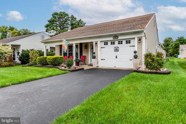 37 STRATFORD RD, Southampton, NJ 08088