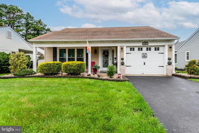 37 STRATFORD RD, Southampton, NJ 08088