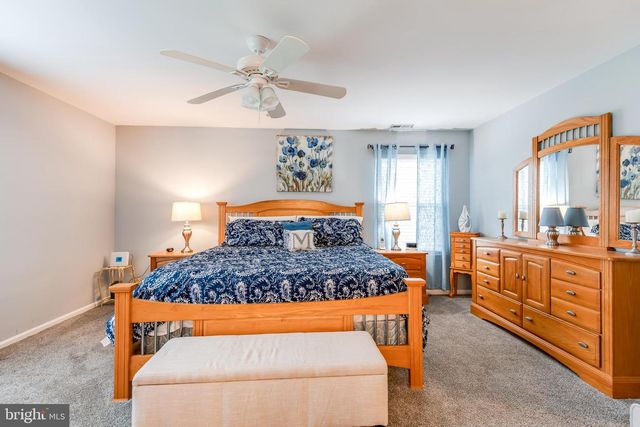 37 STRATFORD RD, Southampton, NJ 08088