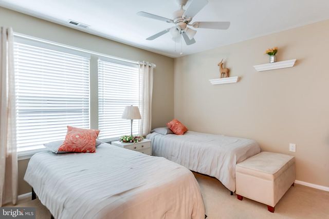 37 STRATFORD RD, Southampton, NJ 08088