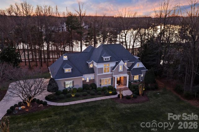 127 Heathland Lane, Mooresville, NC 28117