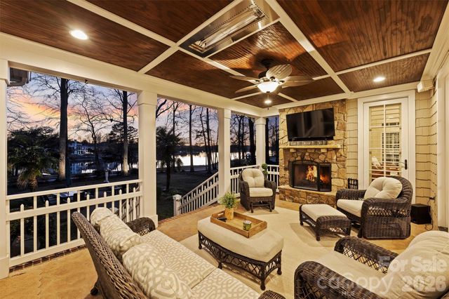 127 Heathland Lane, Mooresville, NC 28117