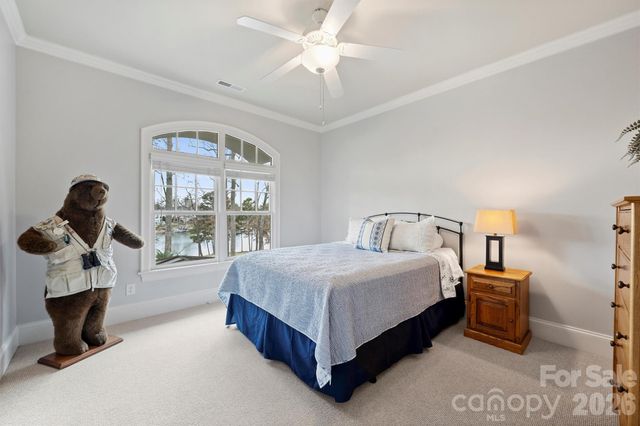 127 Heathland Lane, Mooresville, NC 28117