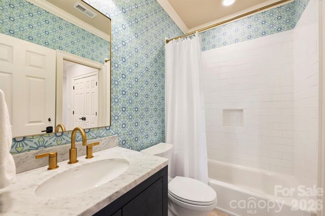 127 Heathland Lane, Mooresville, NC 28117