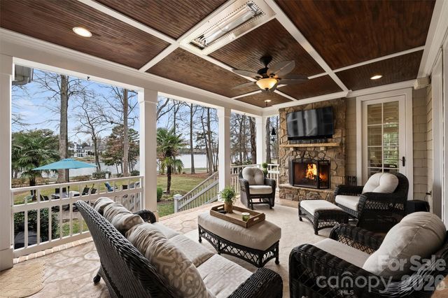 127 Heathland Lane, Mooresville, NC 28117