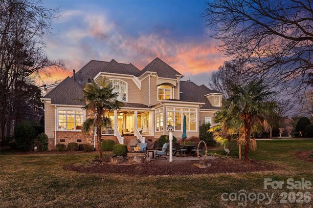 127 Heathland Lane, Mooresville, NC 28117