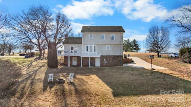 20 Meandering Way, Granite Falls, NC 28630