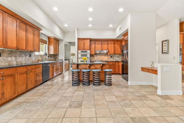 1546 Oak Ave, Carlsbad, CA 92008