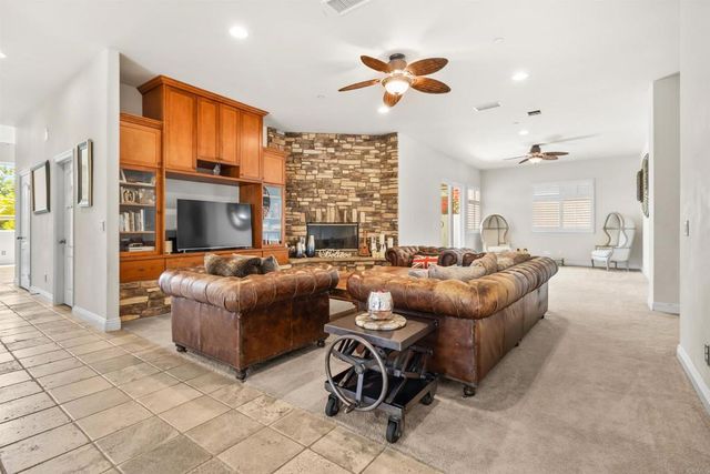 1546 Oak Ave, Carlsbad, CA 92008