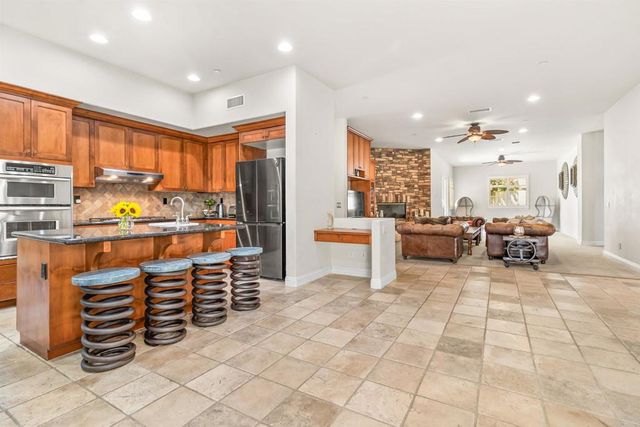 1546 Oak Ave, Carlsbad, CA 92008