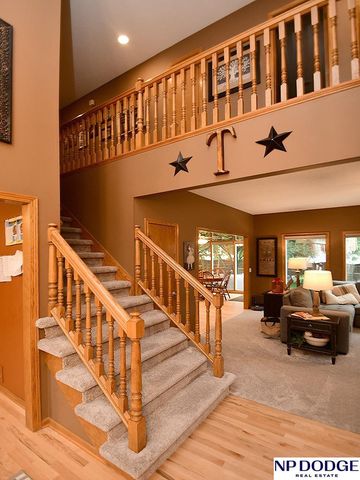 2110 Aberdeen Plaza, Papillion, NE 68133