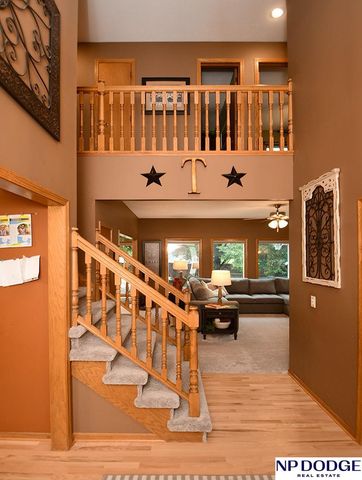 2110 Aberdeen Plaza, Papillion, NE 68133