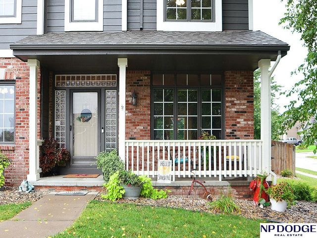 2110 Aberdeen Plaza, Papillion, NE 68133