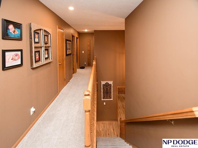 2110 Aberdeen Plaza, Papillion, NE 68133