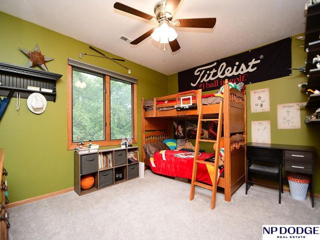 2110 Aberdeen Plaza, Papillion, NE 68133