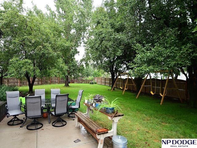 2110 Aberdeen Plaza, Papillion, NE 68133