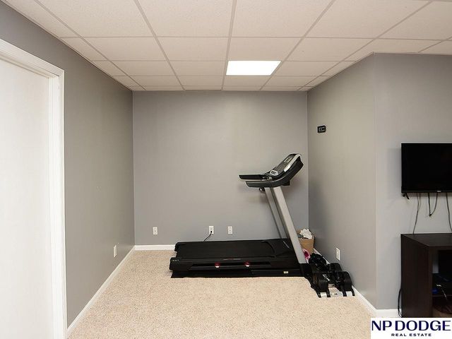 2110 Aberdeen Plaza, Papillion, NE 68133