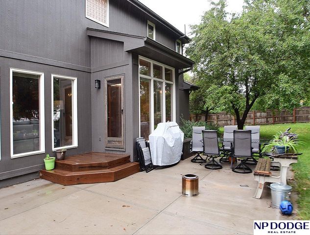 2110 Aberdeen Plaza, Papillion, NE 68133