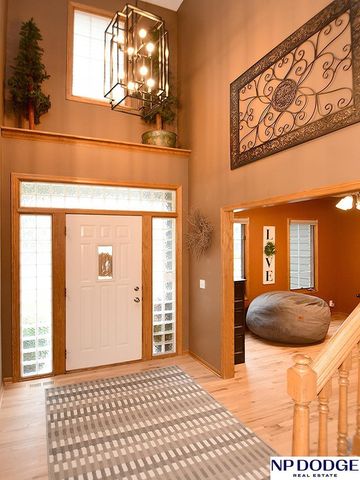 2110 Aberdeen Plaza, Papillion, NE 68133