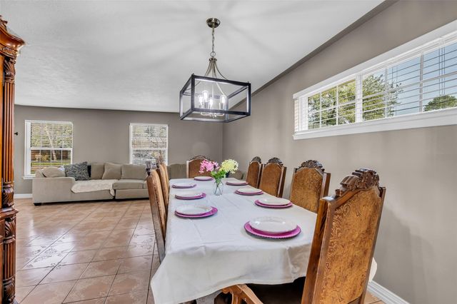 5007 Inverness Drive, Baytown, TX 77521