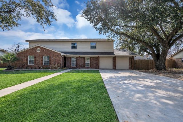 5007 Inverness Drive, Baytown, TX 77521