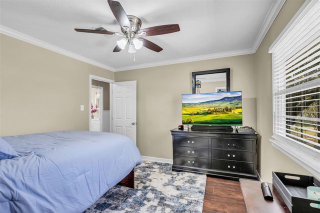 5007 Inverness Drive, Baytown, TX 77521