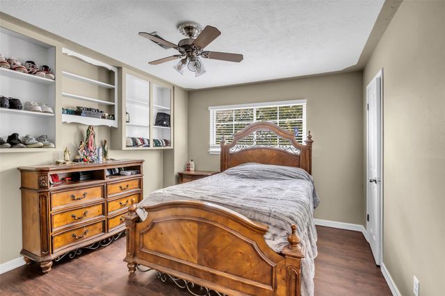 5007 Inverness Drive, Baytown, TX 77521