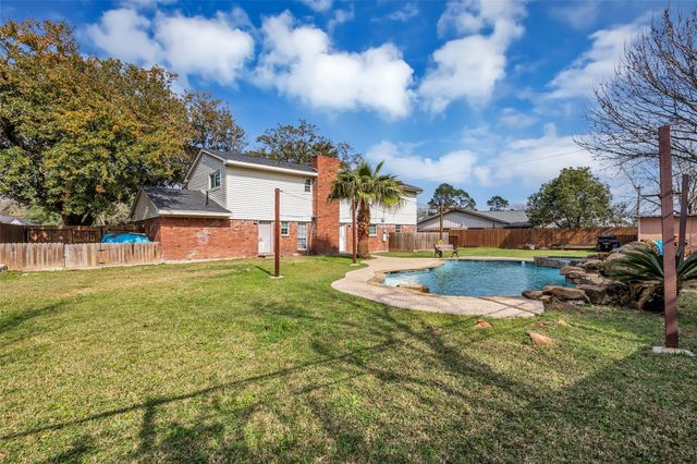 5007 Inverness Drive, Baytown, TX 77521