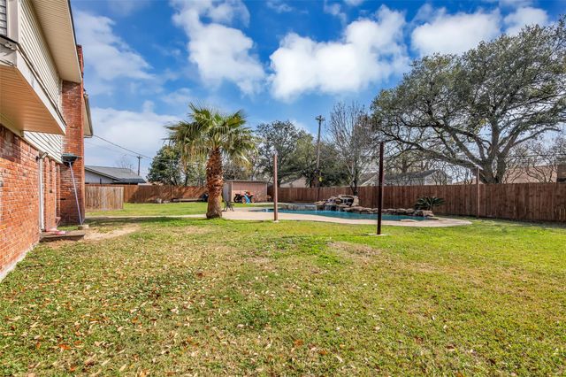 5007 Inverness Drive, Baytown, TX 77521