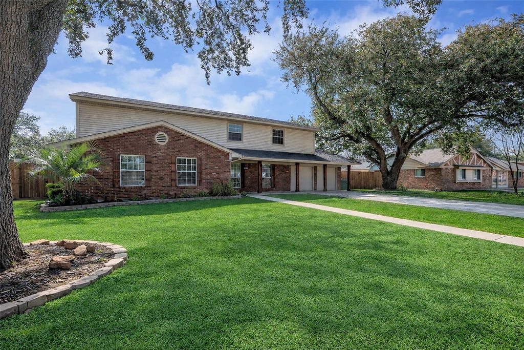 5007 Inverness Drive, Baytown, TX 77521
