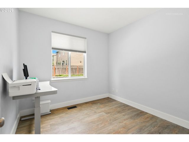 364 Ne 20TH Ave, Canby, OR 97013