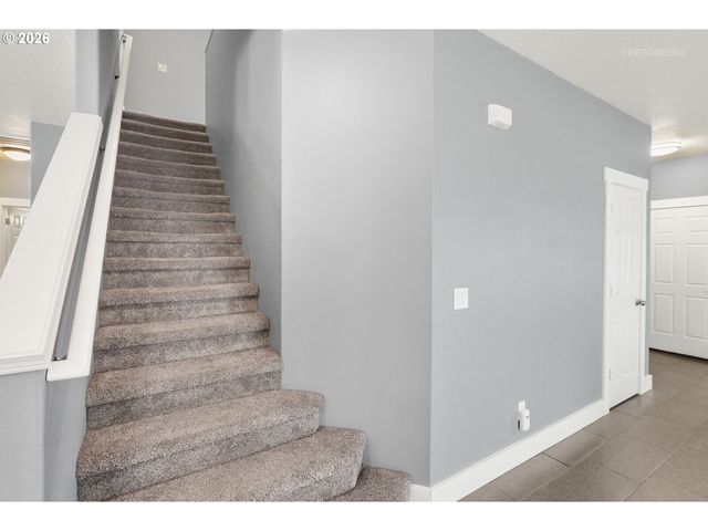 364 Ne 20TH Ave, Canby, OR 97013
