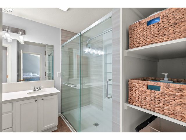 364 Ne 20TH Ave, Canby, OR 97013