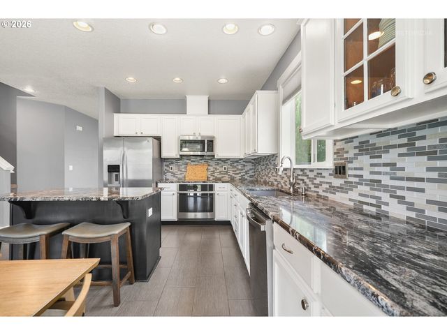 364 Ne 20TH Ave, Canby, OR 97013