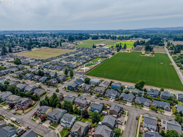 364 Ne 20TH Ave, Canby, OR 97013